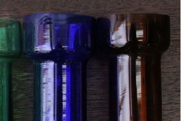 アンティーク雑貨　和製アンティーク　スタンド付き!小さな色ガラス試験管4本