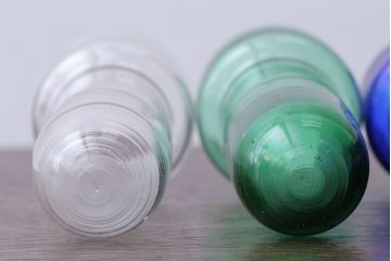 アンティーク雑貨　和製アンティーク　スタンド付き!小さな色ガラス試験管4本