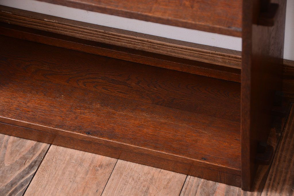 レトロ家具　昭和レトロ　透かし彫り!古い栓材のアンティーク本棚