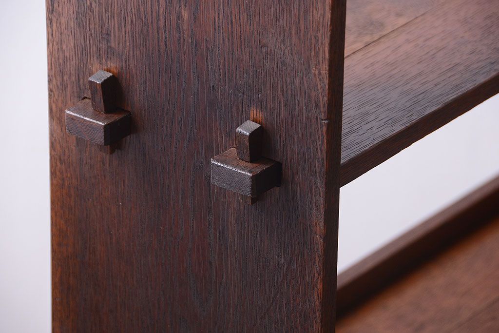 レトロ家具　昭和レトロ　透かし彫り!古い栓材のアンティーク本棚