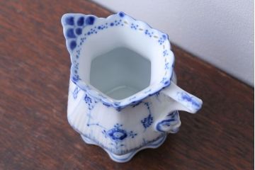 アンティーク雑貨　中古　ROYAL COPENHAGEN(ロイヤルコペンハーゲン)　BLUE FLUTED FULL LACE(ブルーフルーテッド・フルレース)　クリーマー(洋食器)