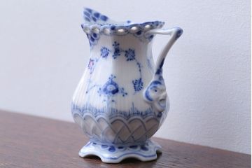 アンティーク雑貨　中古　ROYAL COPENHAGEN(ロイヤルコペンハーゲン)　BLUE FLUTED FULL LACE(ブルーフルーテッド・フルレース)　クリーマー(洋食器)