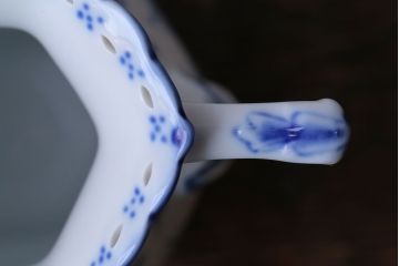 アンティーク雑貨　中古　ROYAL COPENHAGEN(ロイヤルコペンハーゲン)　BLUE FLUTED FULL LACE(ブルーフルーテッド・フルレース)　クリーマー(洋食器)