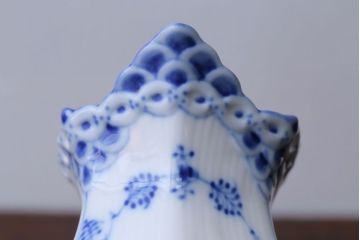 アンティーク雑貨　中古　ROYAL COPENHAGEN(ロイヤルコペンハーゲン)　BLUE FLUTED FULL LACE(ブルーフルーテッド・フルレース)　クリーマー(洋食器)
