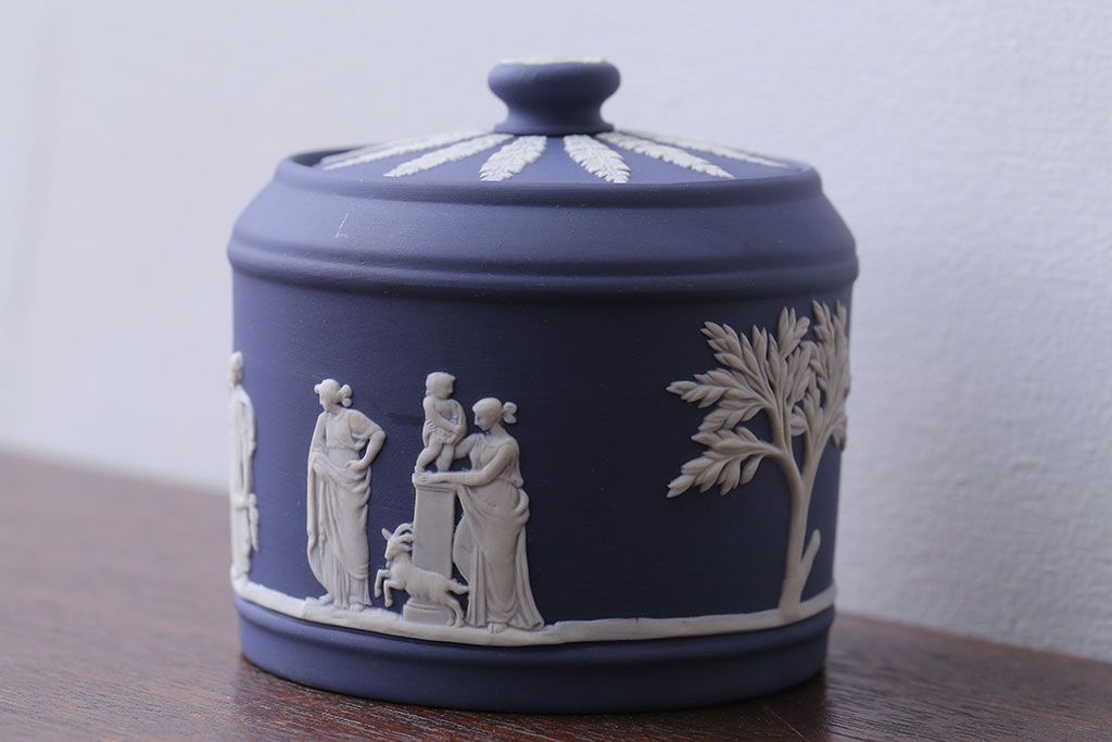 アンティーク雑貨　中古　イギリスWedgwood(ウェッジウッド)　ジャスパー　ポーランドブルー　小物入れ