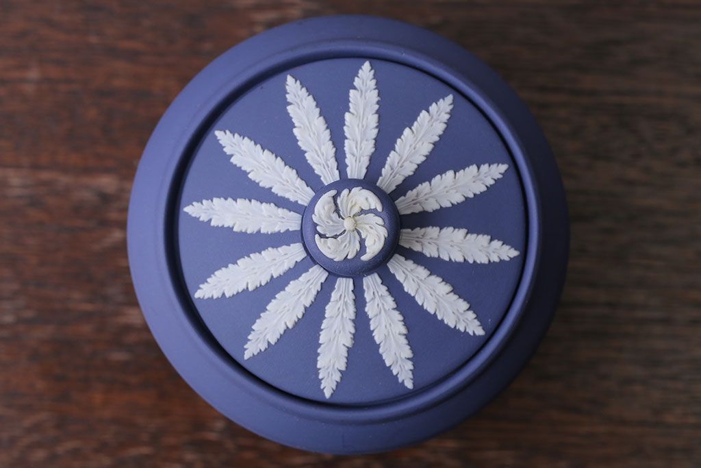 アンティーク雑貨　中古　イギリスWedgwood(ウェッジウッド)　ジャスパー　ポーランドブルー　小物入れ