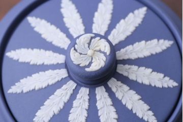 アンティーク雑貨　中古　イギリスWedgwood(ウェッジウッド)　ジャスパー　ポーランドブルー　小物入れ