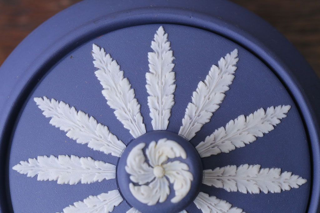 アンティーク雑貨　中古　イギリスWedgwood(ウェッジウッド)　ジャスパー　ポーランドブルー　小物入れ