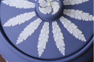 アンティーク雑貨　中古　イギリスWedgwood(ウェッジウッド)　ジャスパー　ポーランドブルー　小物入れ