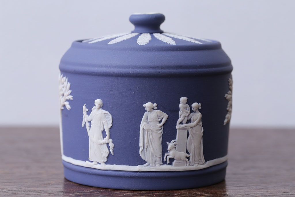 アンティーク雑貨　中古　イギリスWedgwood(ウェッジウッド)　ジャスパー　ポーランドブルー　小物入れ