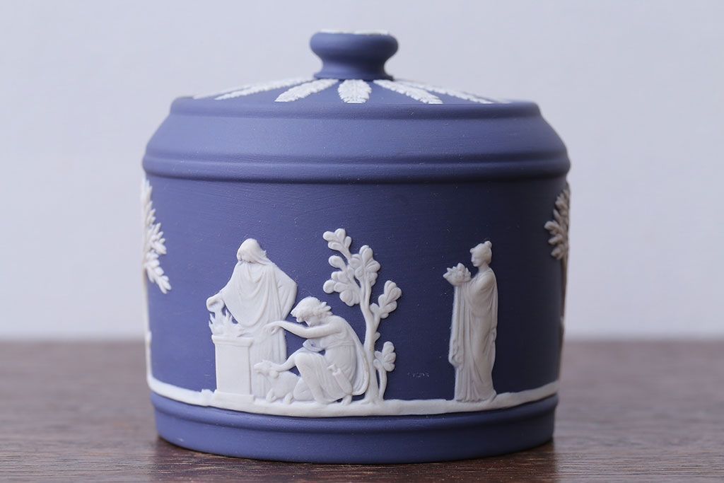 アンティーク雑貨　中古　イギリスWedgwood(ウェッジウッド)　ジャスパー　ポーランドブルー　小物入れ