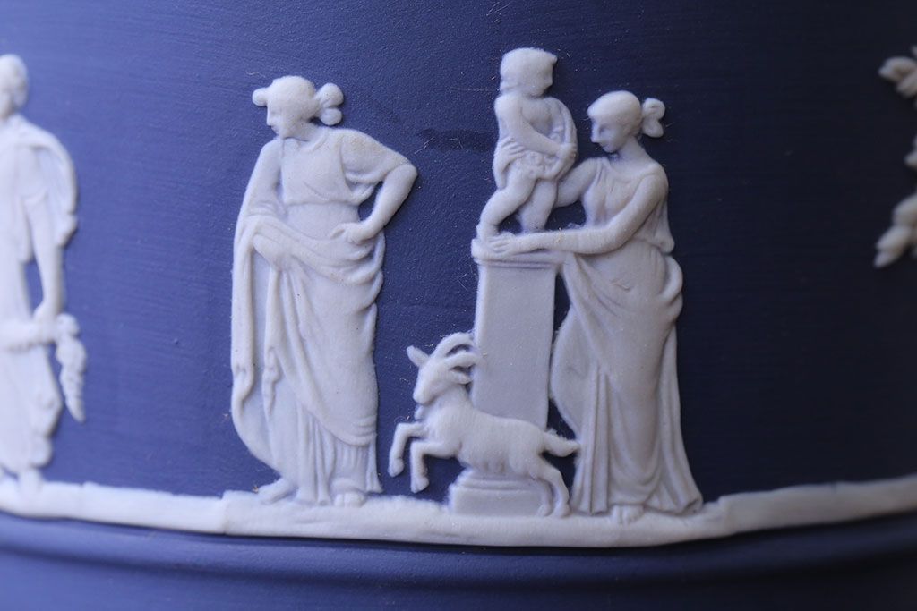 アンティーク雑貨　中古　イギリスWedgwood(ウェッジウッド)　ジャスパー　ポーランドブルー　小物入れ