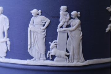 アンティーク雑貨　中古　イギリスWedgwood(ウェッジウッド)　ジャスパー　ポーランドブルー　小物入れ