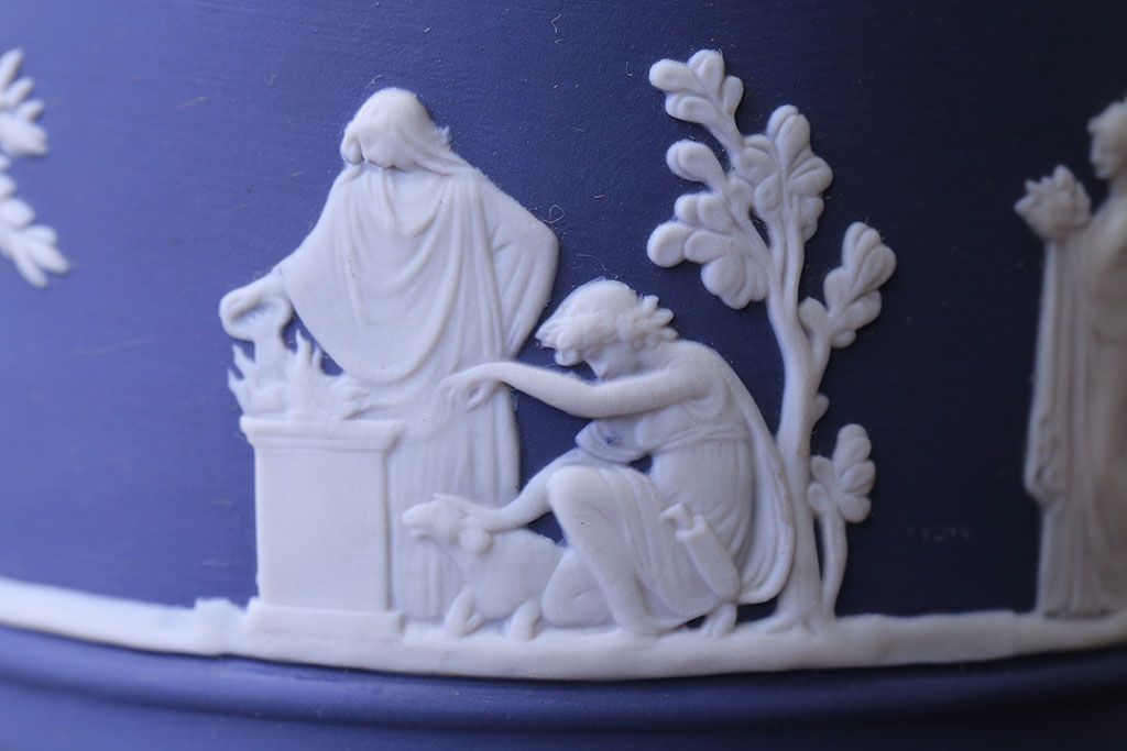 アンティーク雑貨　中古　イギリスWedgwood(ウェッジウッド)　ジャスパー　ポーランドブルー　小物入れ