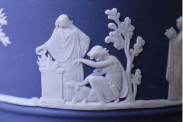 アンティーク雑貨　中古　イギリスWedgwood(ウェッジウッド)　ジャスパー　ポーランドブルー　小物入れ