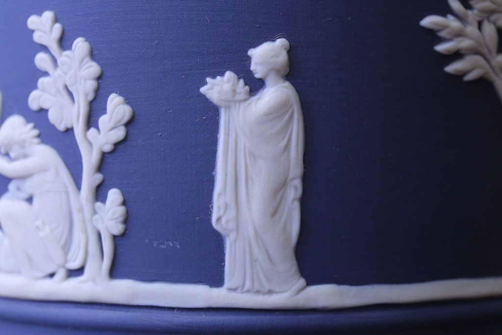アンティーク雑貨　中古　イギリスWedgwood(ウェッジウッド)　ジャスパー　ポーランドブルー　小物入れ