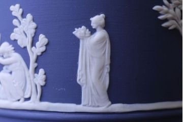 アンティーク雑貨　中古　イギリスWedgwood(ウェッジウッド)　ジャスパー　ポーランドブルー　小物入れ