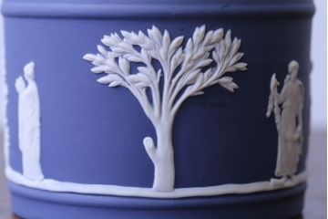 アンティーク雑貨　中古　イギリスWedgwood(ウェッジウッド)　ジャスパー　ポーランドブルー　小物入れ