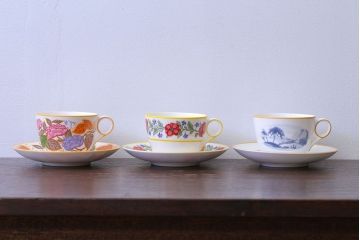 アンティーク雑貨　中古　イギリスMINTON(ミントン)　Peonies・poppies・blue landscape　カップ&ソーサー3客セット(洋食器)