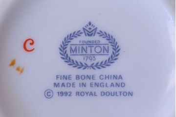 アンティーク雑貨　中古　イギリスMINTON(ミントン)　Peonies・poppies・blue landscape　カップ&ソーサー3客セット(洋食器)