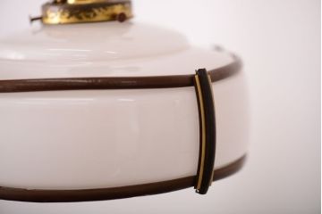 和製アンティーク　乳白色ガラスシェードの昭和レトロな天井照明