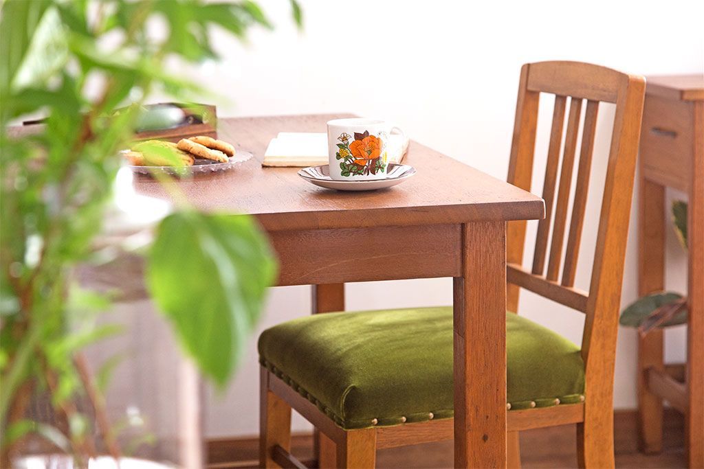 アンティーク家具　和製アンティーク　ナラ材製!モスグリーン座面のシンプルチェア