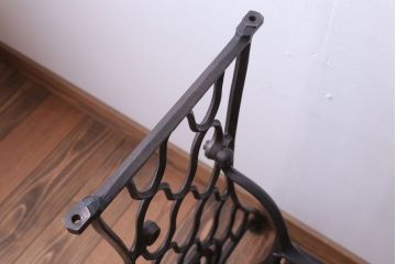 アンティーク家具　アンティーク　DIYにぴったり!おしゃれなシンガーミシンの鉄脚(2)
