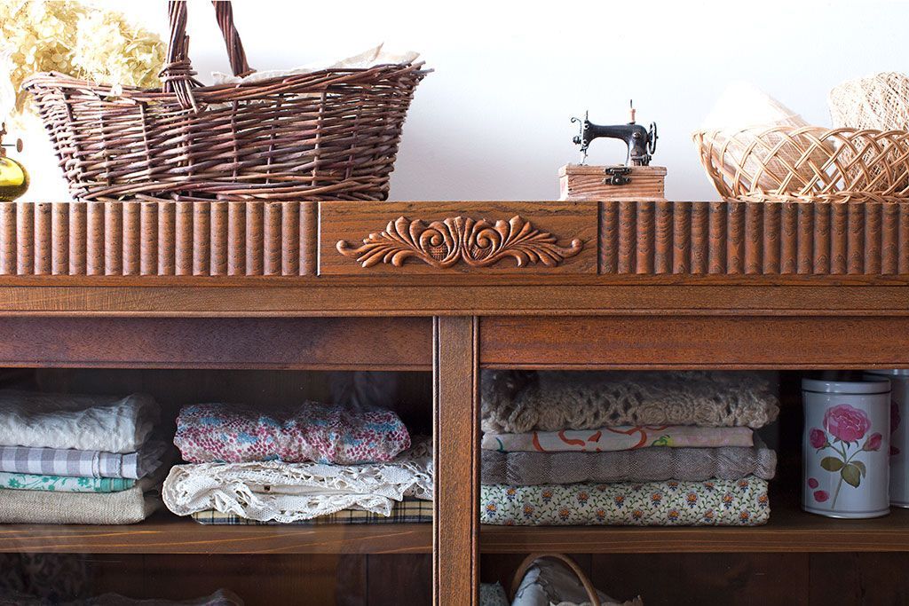 アンティーク家具　大正ロマン　古い木製のアンティーク重ね収納棚(食器棚)