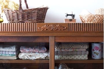 アンティーク家具　大正ロマン　古い木製のアンティーク重ね収納棚(食器棚)