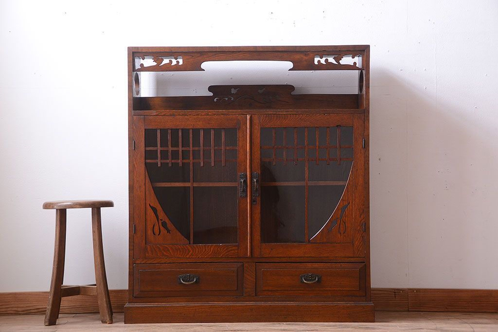 アンティーク家具　和製アンティーク　大正ロマンスタイル!透かし彫りが美しい本箱(収納棚)