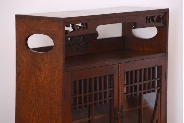 アンティーク家具　和製アンティーク　大正ロマンスタイル!透かし彫りが美しい本箱(収納棚)