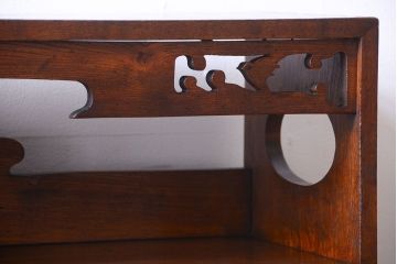 アンティーク家具　和製アンティーク　大正ロマンスタイル!透かし彫りが美しい本箱(収納棚)