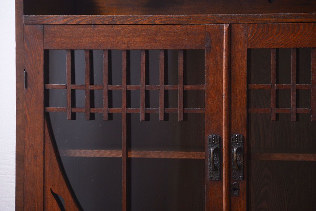 アンティーク家具　和製アンティーク　大正ロマンスタイル!透かし彫りが美しい本箱(収納棚)