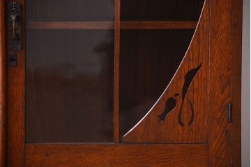 アンティーク家具　和製アンティーク　大正ロマンスタイル!透かし彫りが美しい本箱(収納棚)