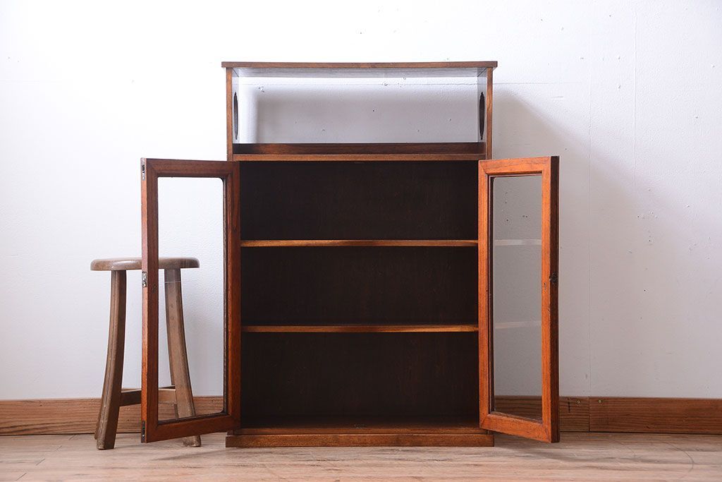 レトロ家具　昭和レトロ　古い木製の小ぶりなアンティーク本箱(ブックケース・収納棚)