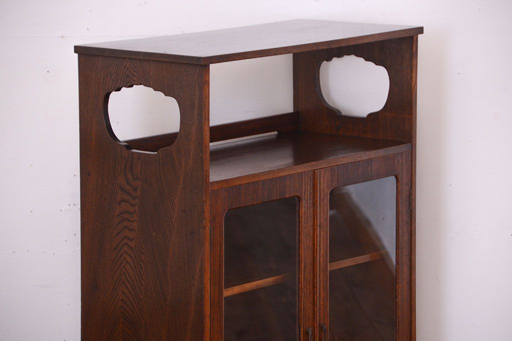 レトロ家具　昭和レトロ　古い木製の小ぶりなアンティーク本箱(ブックケース・収納棚)