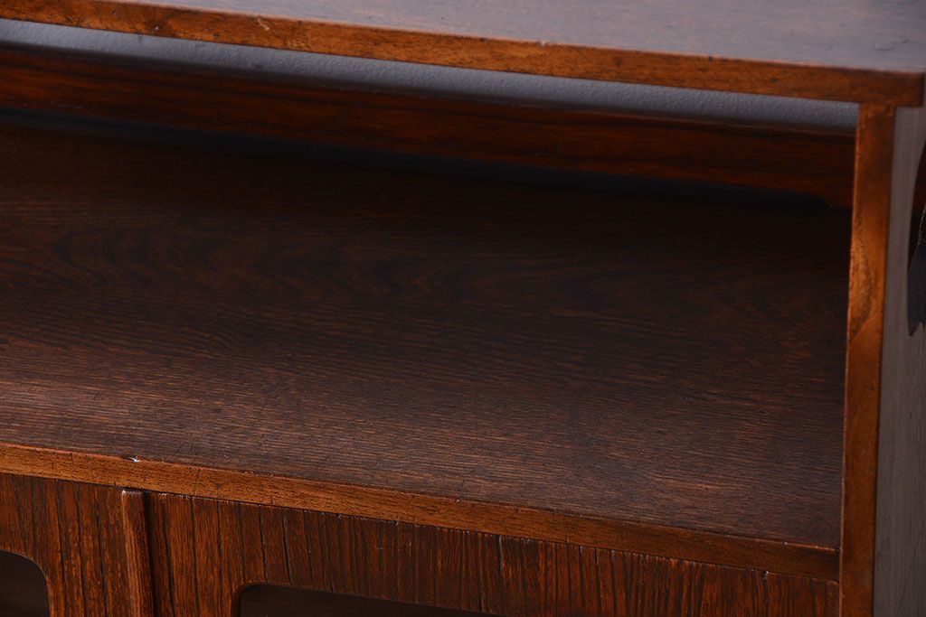 レトロ家具　昭和レトロ　古い木製の小ぶりなアンティーク本箱(ブックケース・収納棚)