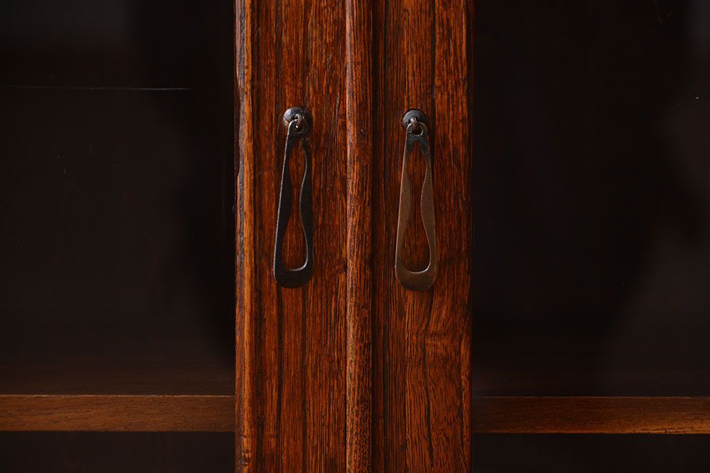 レトロ家具　昭和レトロ　古い木製の小ぶりなアンティーク本箱(ブックケース・収納棚)