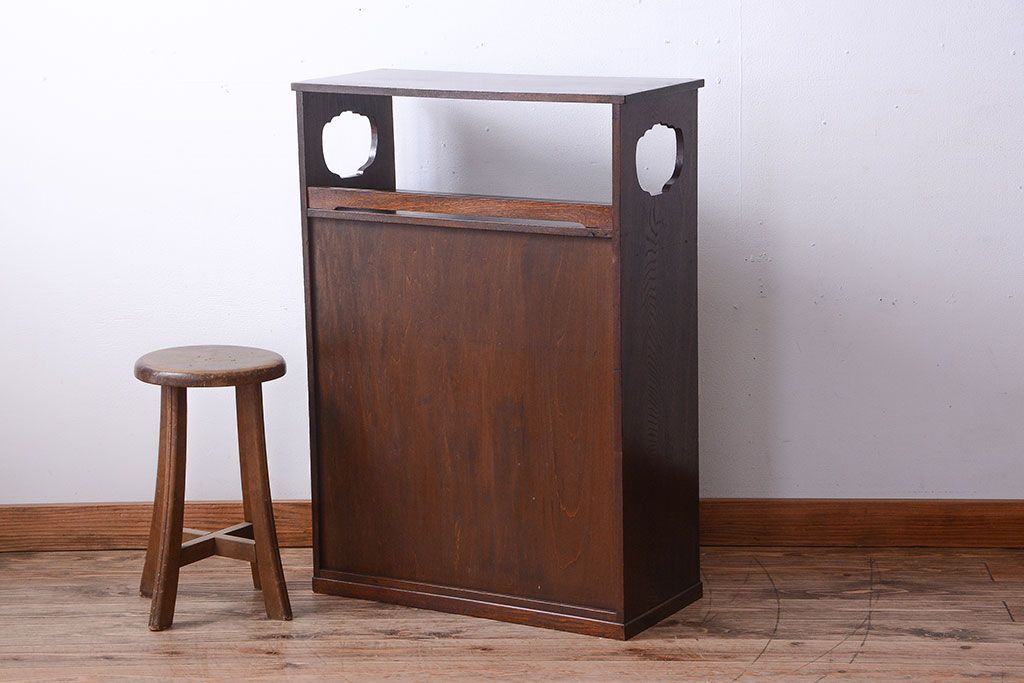 レトロ家具　昭和レトロ　古い木製の小ぶりなアンティーク本箱(ブックケース・収納棚)