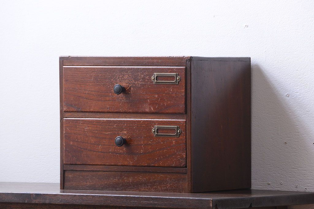 アンティーク家具　和製アンティーク　ネームプレート付き!古い木製の小引き出し