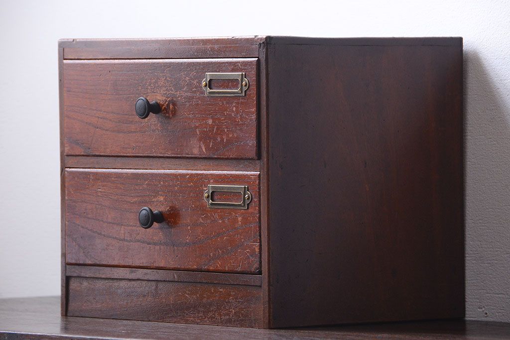 アンティーク家具　和製アンティーク　ネームプレート付き!古い木製の小引き出し