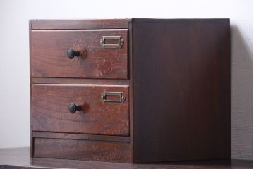 アンティーク家具　和製アンティーク　ネームプレート付き!古い木製の小引き出し