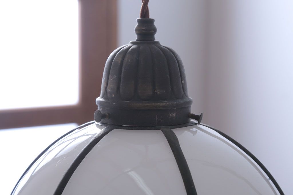 和製アンティーク　乳白色ガラスシェードの銅巻き和風天井照明