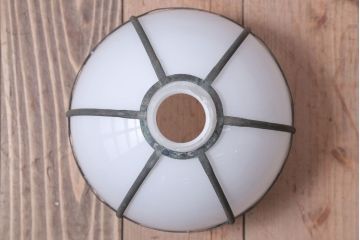 和製アンティーク　乳白色ガラスシェードの銅巻き和風天井照明