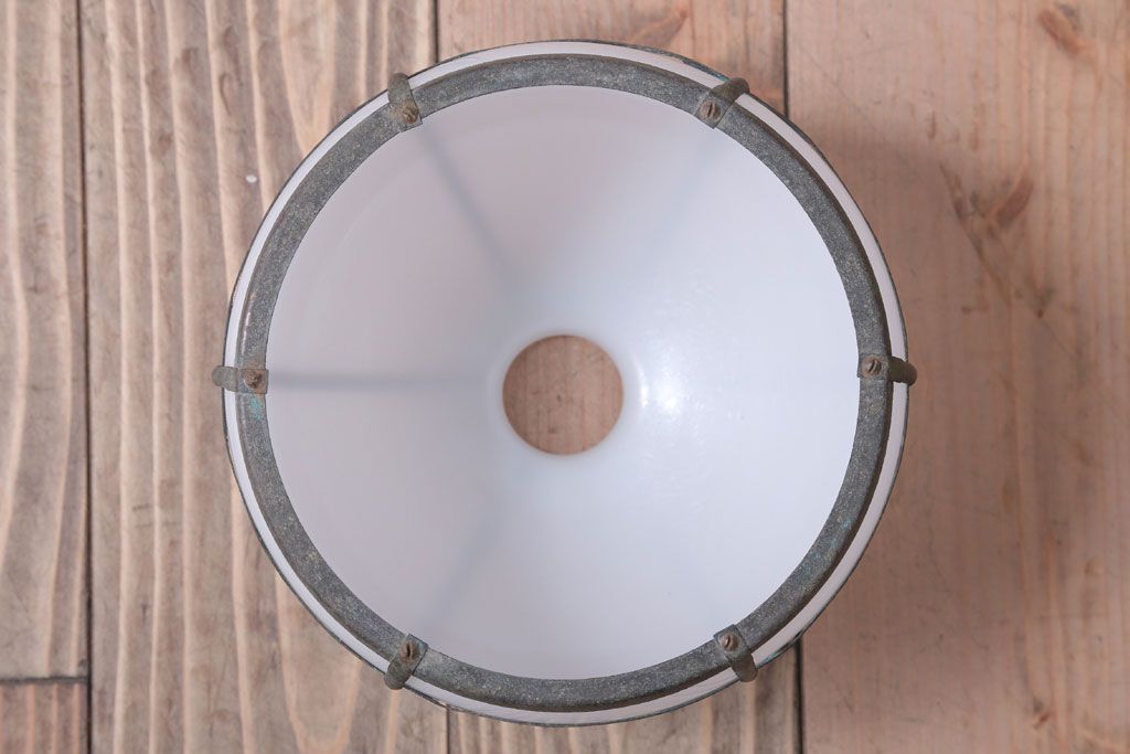 和製アンティーク　乳白色ガラスシェードの銅巻き和風天井照明