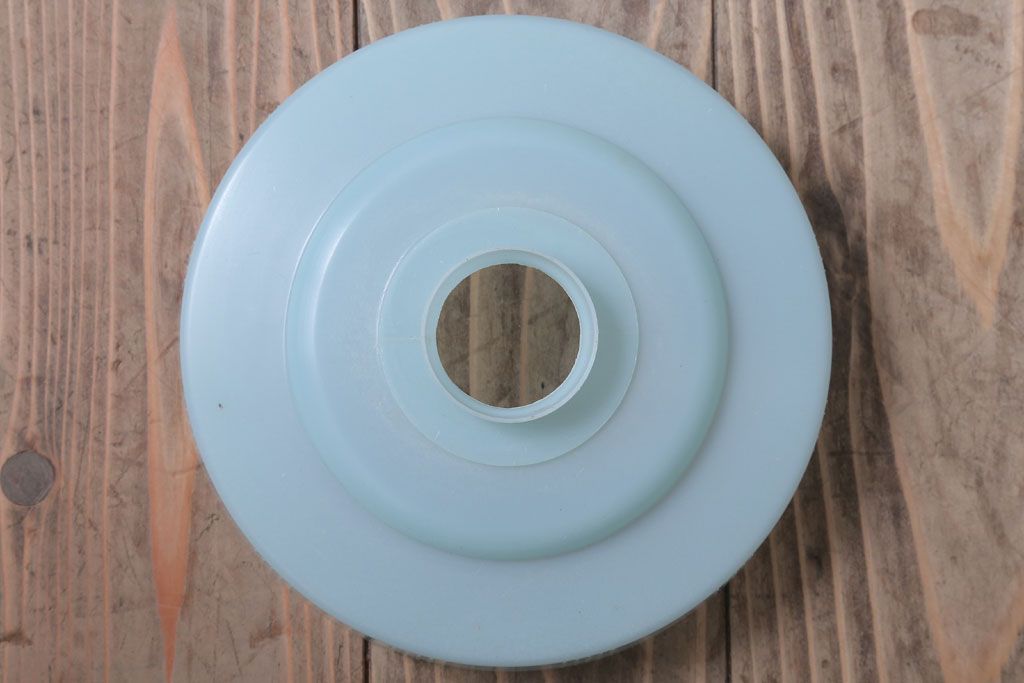 昭和レトロ　プラスチックシェードの天井照明(2)