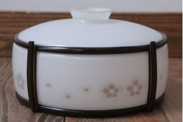 和製アンティーク 花柄 乳白色ガラスシェードの昭和レトロな天井照明