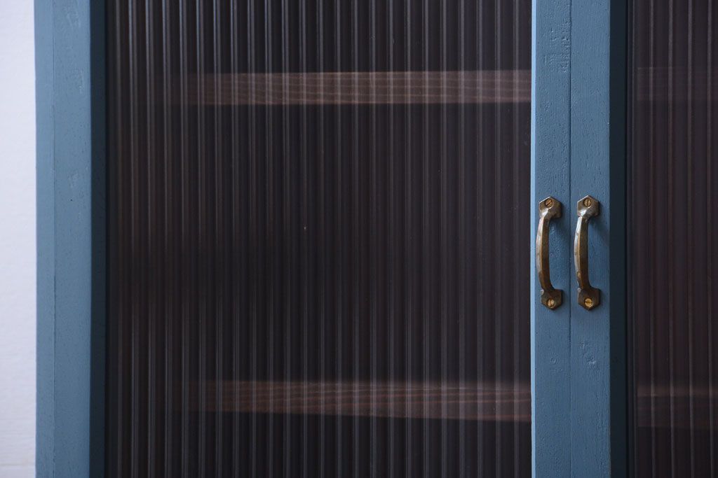 アンティーク家具　ペイント　モールガラス入り!アンティーク戸棚