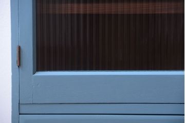 アンティーク家具　ペイント　モールガラス入り!アンティーク戸棚