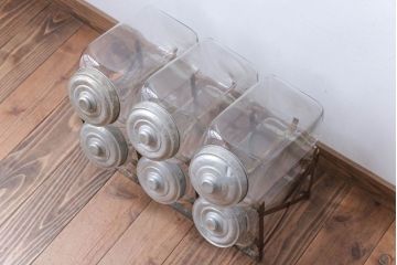 アンティーク雑貨　昭和レトロ　アイアンラック付き!蓋付きガラス瓶6個セット(2)